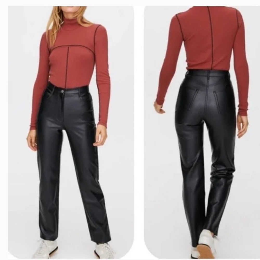 Aritzia Wilfred faux leather High Waisted black pant 00.